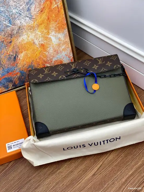 LOUIS VUITTON STEAMER POCHETTE VOYAGE 0402